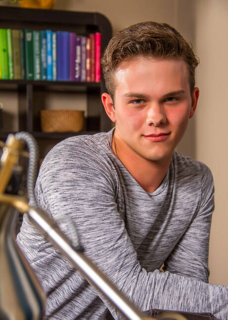 Helix Studios: Nice american buddies young Jessie Montgomery and beefy Elliott Grey in hot homosexual scene