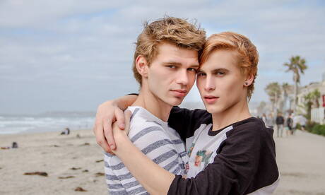 Russian strongman Dalton Briggs and american beautiful boy Cooper Steel drilling an ass on beach