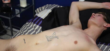 Hot american boys young Andy Kay and young dude Dakota White shows a perfect body