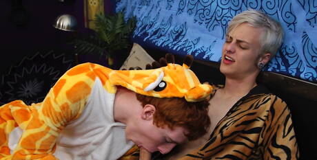 美國小男孩Jason Valencia和硬漢Cody Walker激情做愛