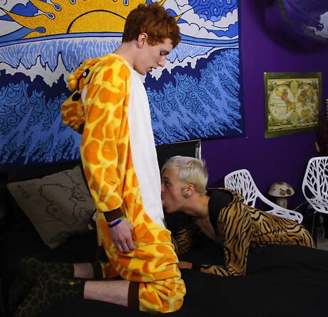 美國小男孩Jason Valencia和硬漢Cody Walker激情做愛