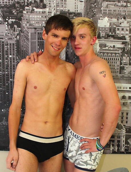 Twink Jordan Ashton 和帥哥 Taylor Tudor 展現完美身材