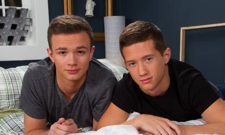 Les stars américaines Tyler Hill et l