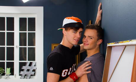 美國肌肉男Logan Cross和帥哥Alex Killborn在戶外享受激情性愛