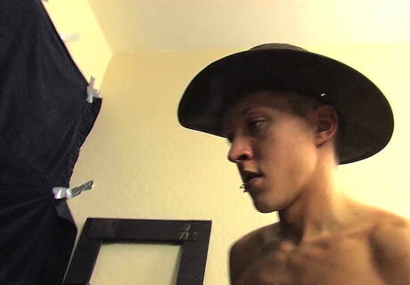 Knappe mannen Ryan Conners, Jordan Ashton en Dean Holland zuigen en neuken elkaar