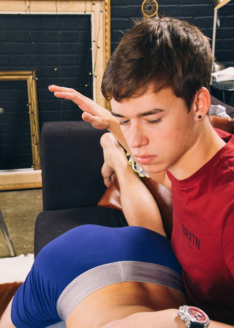 Hete Amerikaanse jongens, mooie jongen Casey Tanner en knappe jongen Troy Ryan in billenkick