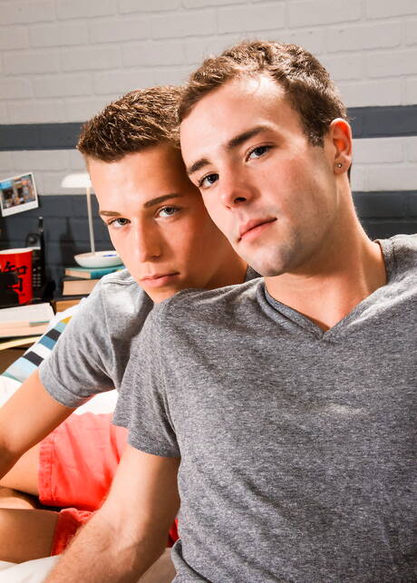 Helix Studios: American stars beautiful boy Oliver Hudson and hot twink Brad Chase have a good anal sex