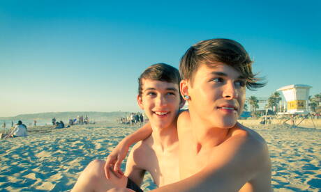 American hot twink Andy Taylor and superstud Benjamin Baker in hot ass bang on beach