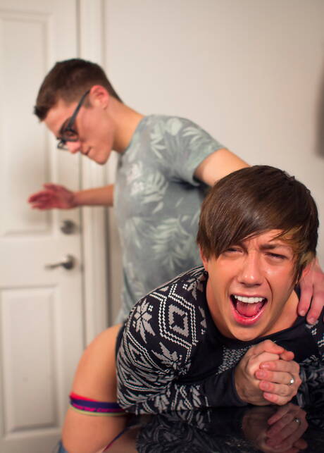 Deux américains, le beau Luke Allen et l