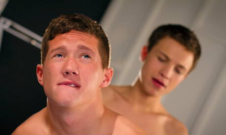 Berühmte Amerikaner, der heiße Twink Jacob Dixon und der Superhengst Tyler Hill in heißer homosexueller Action