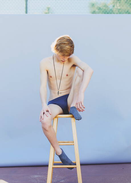 American pretty boy Cooper Steel jack off his dick outside