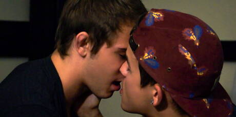 性感的美國人，帥哥安迪泰勒和帥哥科迪奈特在火熱的同性戀場景中