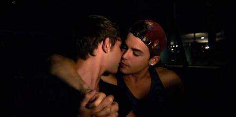 Hete Amerikanen, knappe jongen Andy Taylor en twink Kody Knight in hete homoseksuele scène