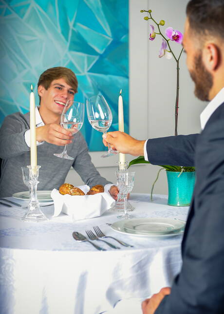 Pretty american boys young boy Kyle Ross and hairy stud Tommy Defendi have a hot sex