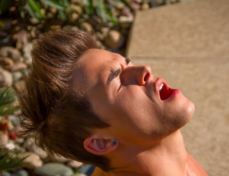 Helix Studios: Shameless buddies Jessie Montgomery, Andy Taylor and Kody Knight in hot threesome anal sex in the pool