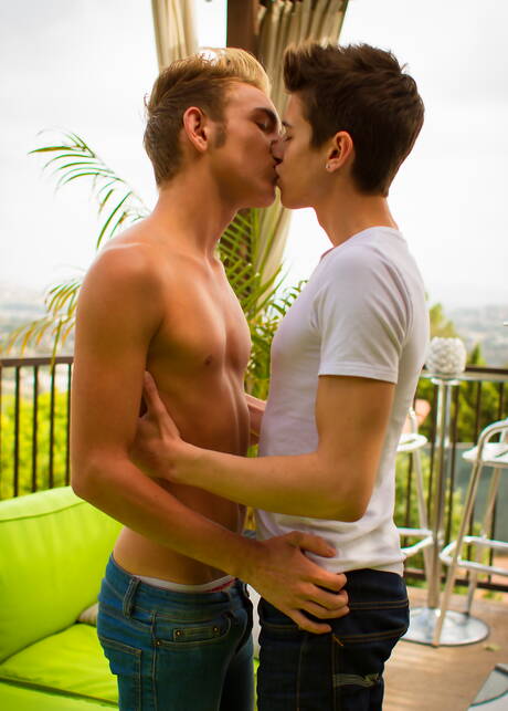 Nice american boys hot twink Evan Parker and young dude Dylan Hall love each other outdoor