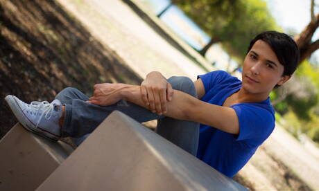 Les stars américaines, le jeune Dylan Hall et le jeune Sage Porter, se sucent et se baisent en extérieur