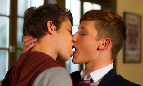 Heiße Amerikaner, der heiße Twink Casey Tanner und der junge Adrian Rivers posieren nackt