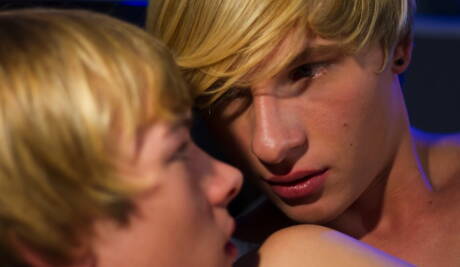 Sexy americans, beautiful boy Jessie Montgomery and young dude Scotty Clarke in hot ass fuck action