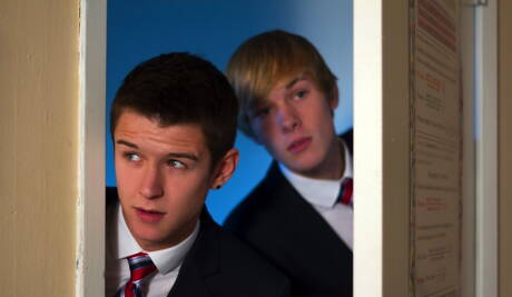 Les gentils garçons américains, le beau garçon Evan Parker et le jeune mec Scotty Clarke font l