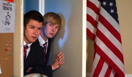 Les gentils garçons américains, le beau garçon Evan Parker et le jeune mec Scotty Clarke font l