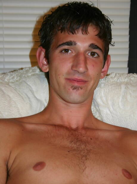 美少年メイソン・コックスがチンポをシゴく