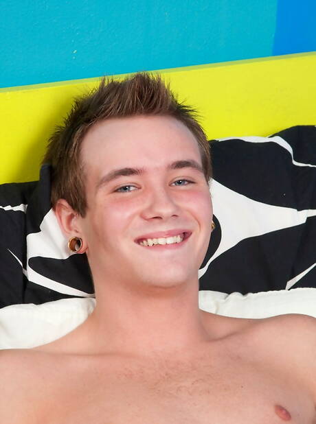 Le beau garçon Drew Taylor se branle