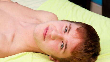 美國小鮮肉Kain Lanning全裸露出緊實臀部