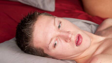 Schaamteloze vrienden Ryan Conners, Dustin Revees en Trevor Laster beleven een triootje