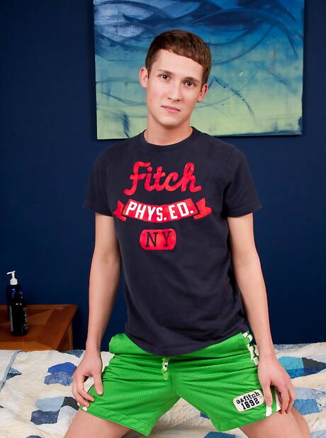 El joven Duncan Porters se masturba la polla