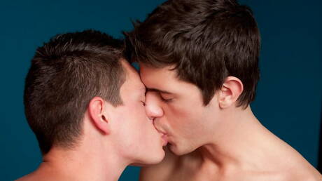 American pretty boy Trystian Sweet and beefcake Bryce Wilson fuck ass after sucking cock