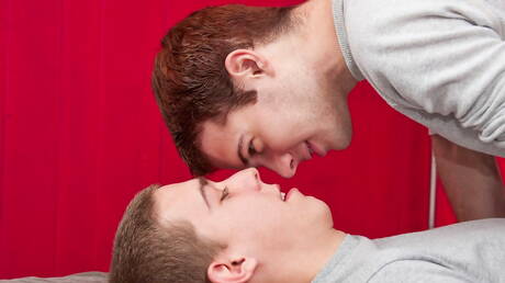 American pornstars beautiful boy Chase Harding and hot twink Bradley Spade have a good anal sex