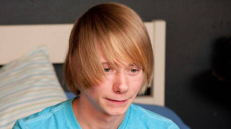 Knappe Amerikaanse jongens, de jonge Derrick Porter en de jonge Jacobey London houden van handjob