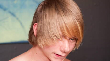 Knappe Amerikaanse jongens, de jonge Derrick Porter en de jonge Jacobey London houden van handjob