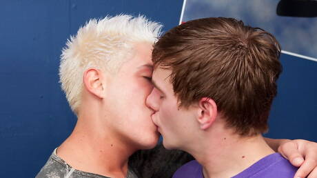 Los sexys estadounidenses, el joven Preston Stone y el jovencito Noah Brooks hacen el amor