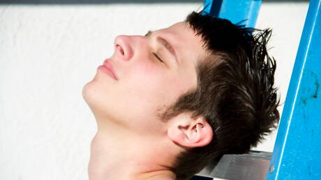 安道爾帥哥Blake Carnage和美國小男孩Kyle Ross在戶外做愛