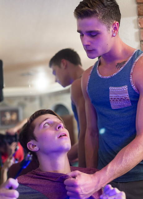 Deux jeunes américains, Jacob Hansen et Travis Stevens, ont une bonne fellation