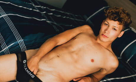 美國小夥Hayden Lee全裸露臀