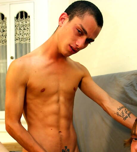 Le beau garçon Jesse Starr et le beau garçon américain Phillip Ashton ont une relation sexuelle torride