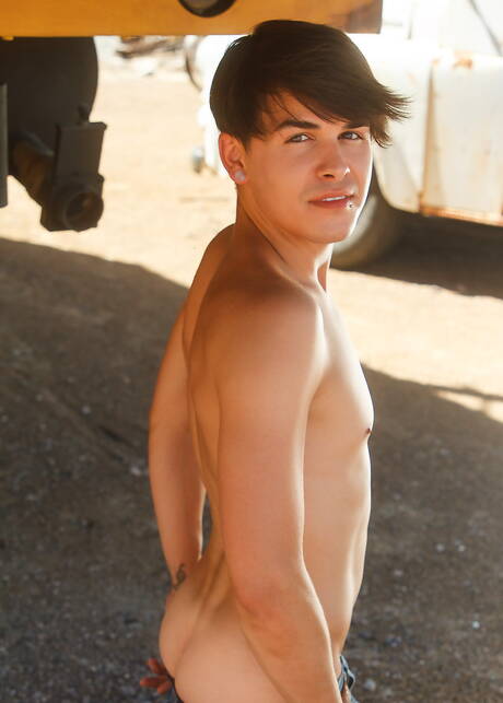 美國小男孩 Andy Taylor 洗澡時全裸露臀