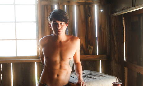 美國小男孩 Andy Taylor 洗澡時全裸露臀