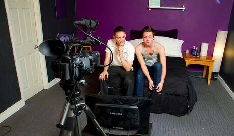 Two american boys young Michael Lee and twink Travis Groves have a good oral sex