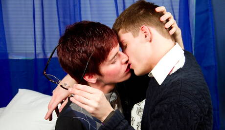 Les Américains sexy, le minet Christian Collins et le minet Jd Evans dans une action homosexuelle torride