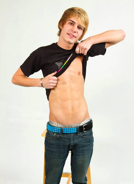 Two american guys hot twink Kyle Ross and young Randall Oreilly posing nude and showing tight ass