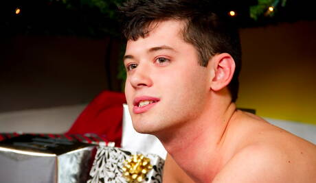 美國小夥Chase Young用性玩具自慰