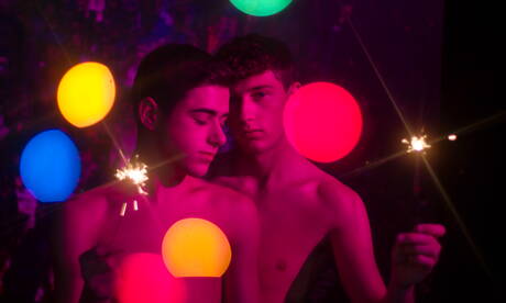 Gorący amerykańscy faceci, młodzieniec Cameron Parks i młody chłopak Joey Mills pokazują piękne ciało