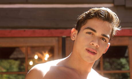 Latin beefcake Ashton Summers get naked and showing nice butt outside