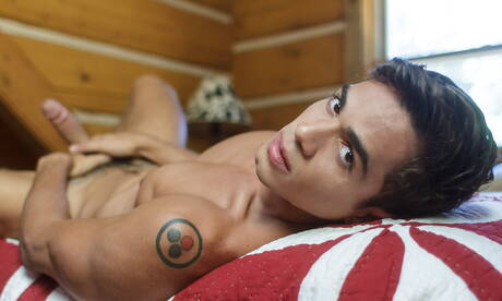 Latin beefcake Ashton Summers get naked and showing nice butt outside