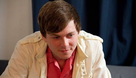 El jovencito americano Kurt Summers se masturba con un juguete