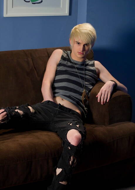 Beautiful boy Brant Myers masturbating